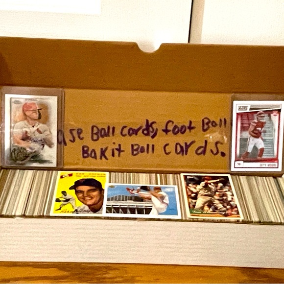 Sports trading cards - Picture 3 of 4